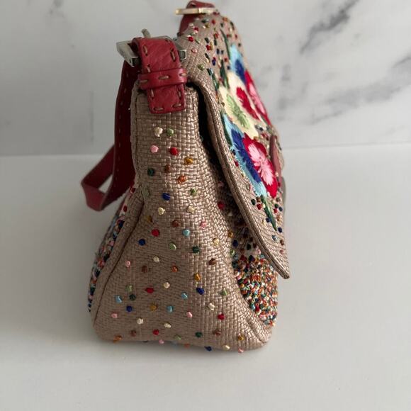 Fendi Selleria raffia floral embroidered mamma baguette. - Picture 8 of 10